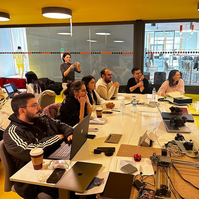 İletişim ve Tasarımı, Design Interactions Lab